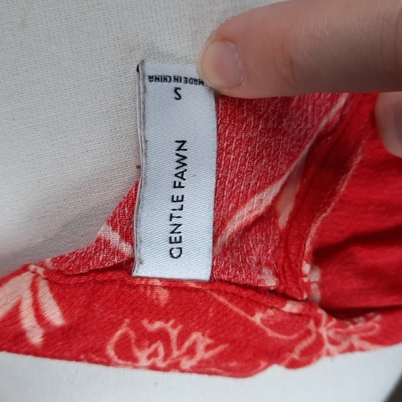 Gentle Fawn red flowy floral halter sleeveless top, size small - Picture 10 of 11